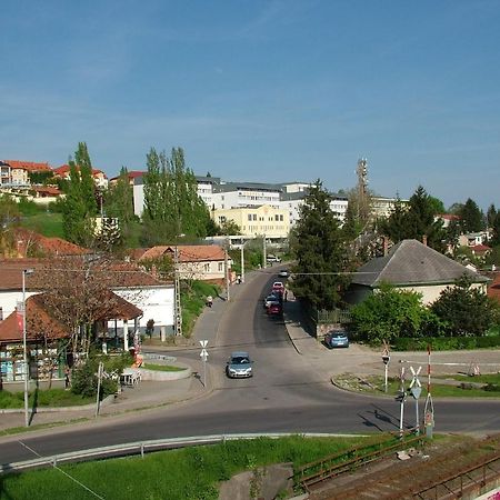 Imola Hostel Eger Esterno foto